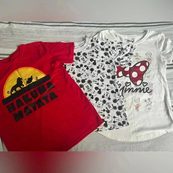 Disney Bundle of 3 t-shirts (Junior sizes) - Picture 2 of 16